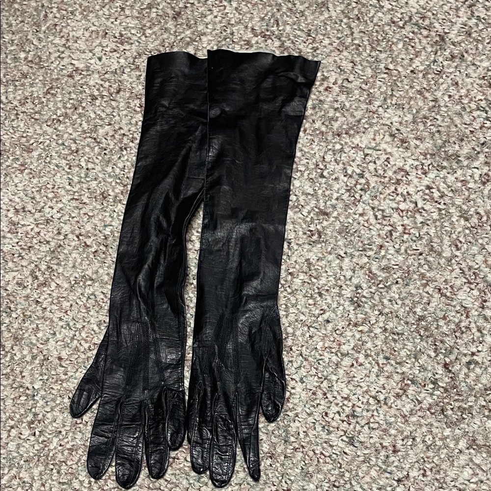 Vintage 30s genuine kid Leather black long Gloves- made in France -stunning